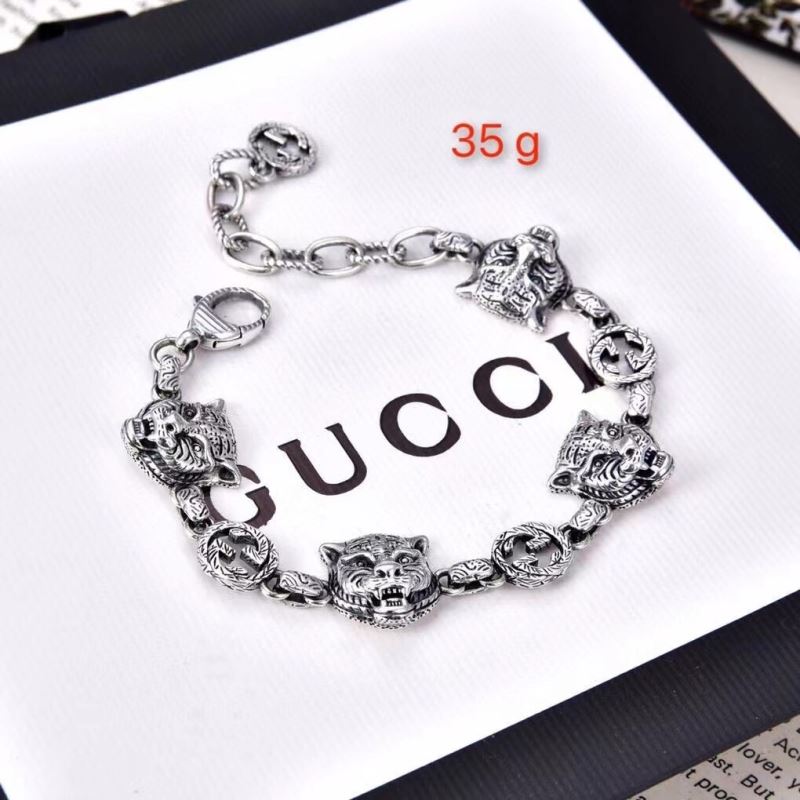 G*u*i bracelets